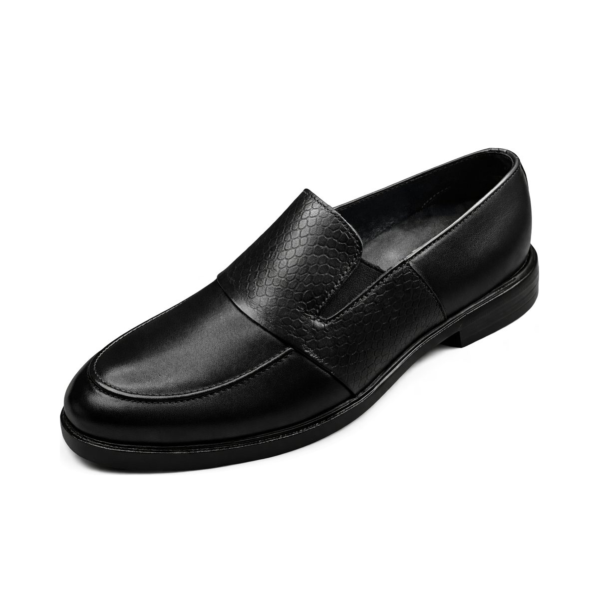 Aero Crust Leather Loafers - Black