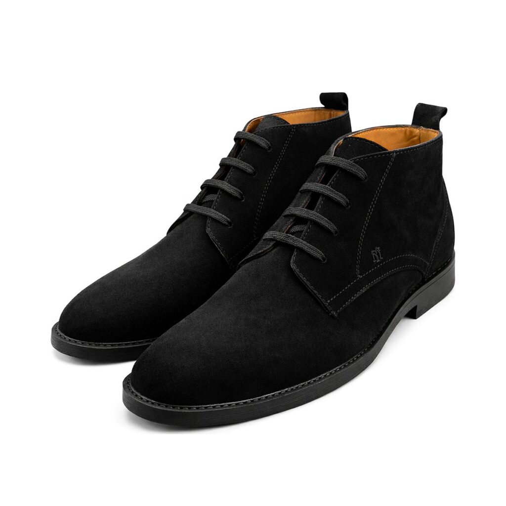 Heritage Suede Chukka Boots - Black